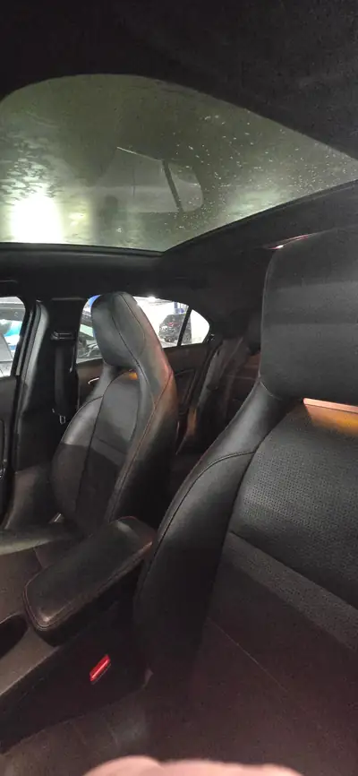 Mercedes-Benz A 250 AMG Line 4Matic — Berline compacte sportive, 4×4 performant — dashboard