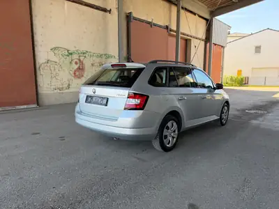 Skoda Fabia 1.2 TSI Ambition DSG — Citadine polyvalente, sans accident, 145'000 km — Innenraum