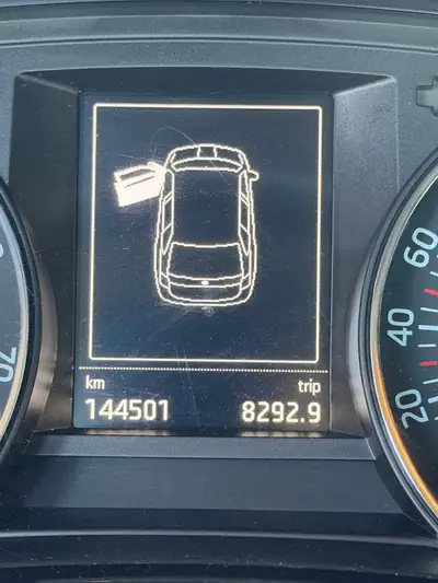 Skoda Fabia 1.2 TSI Ambition DSG — Citadine polyvalente, sans accident, 145'000 km — Miniatur 10