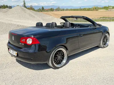 VW Eos 2.0 TSI Fashion — Cabriolet élégant, moteur turbo performant — tableau de bord