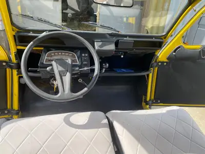 Citroën 2CV Charleston 1982 — Icône rétro restaurée, état exceptionnel — Innenraum