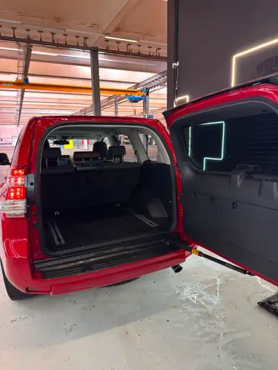 Toyota Land Cruiser 4.0 V6 — Le mythique SUV avec moteur essence rare et zéro sinistre — Miniatur 17