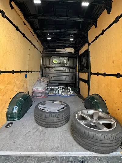 VW Crafter 35 BMT — Utilitaire diesel robuste, 58'000 km seulement — Miniature 7