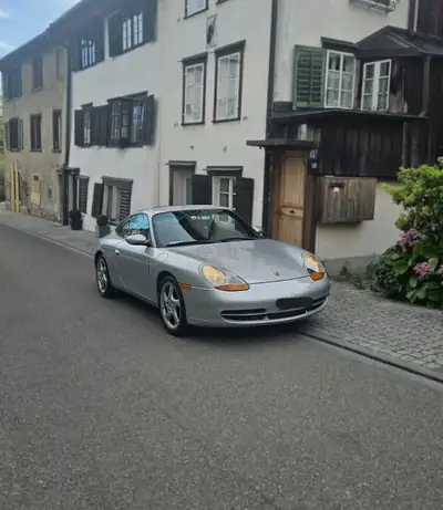 Porsche 911 Carrera 1998 — Iconique 3.4L, 300 ch, entretien récent — vue extérieure