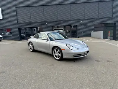 Porsche 911 Carrera 1998 — Iconique 3.4L, 300 ch, entretien récent — intérieur