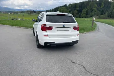 BMW X3 xDrive 20d M Sport — SUV diesel robuste, entretien BMW complet — Heckansicht