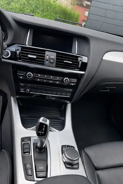 BMW X3 xDrive 20d M Sport — SUV diesel robuste, entretien BMW complet — Armaturenbrett