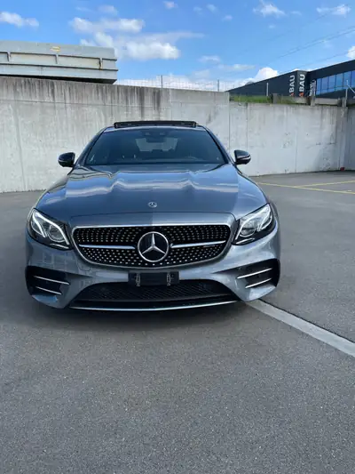Mercedes-Benz E 53 AMG 4Matic+ — Berline sportive 435 ch, très faible kilométrage — intérieur