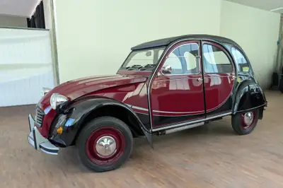 Citroën 2CV6 Charleston 1987 — Légendaire utilitaire, état muséal, 5900 km seulement — Heckansicht