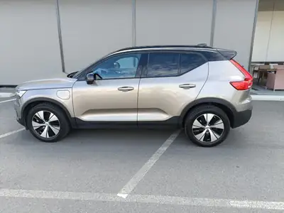 Volvo XC40 T5 TwE R-Design — SUV hybride rechargeable, 59'000 km seulement — arrière