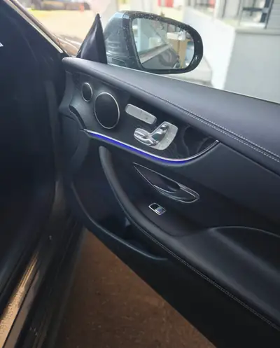 Mercedes-Benz E 220 d Coupé AMG Line — Diesel performant, 4 roues motrices, 89000 km — detail