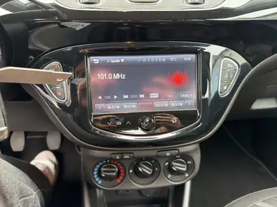 Opel Corsa 1.0 T EcoFLEX Color Edition — Citadine économe, peu kilométrée et bien entretenue — Miniature 11