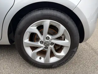 Opel Corsa 1.0 T EcoFLEX Color Edition — Citadine économe, peu kilométrée et bien entretenue — Miniature 17