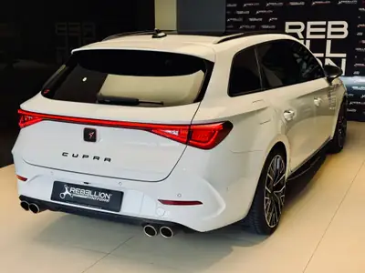 CUPRA Leon ST 2.0 TSI DSG — Break sportif 310 ch, faible kilométrage — tableau de bord