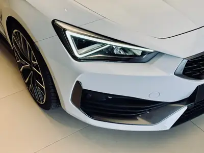 CUPRA Leon ST 2.0 TSI DSG — Break sportif 310 ch, faible kilométrage — intérieur