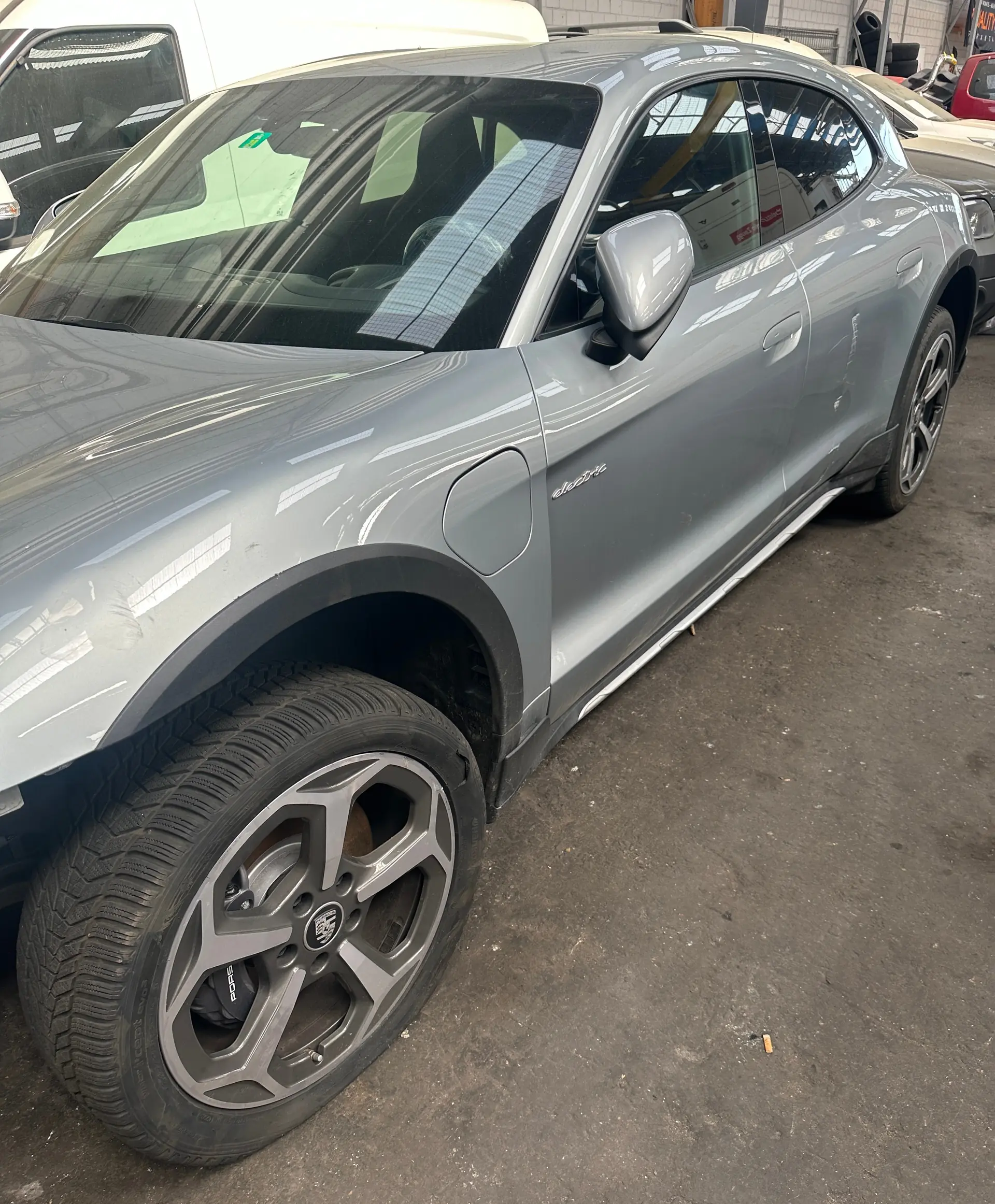 Porsche Taycan 2021 occasion Niederhasli — 3
