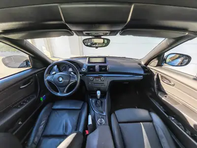 BMW 125i Cabrio Steptronic — Roadster élégant, moteur 6-cylindres légendaire, état impeccable — dashboard