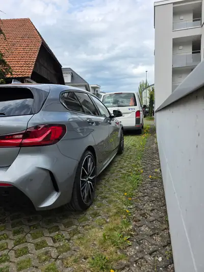 BMW 116d Steptronic Pure M Sport — Diesel efficace, design affirmé, excellent état — vista posteriore