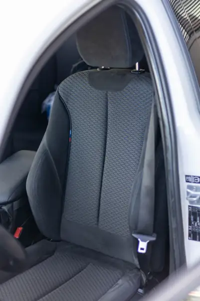 BMW M135i — Berline sportive manuelle, 320 ch et héritage M — détail