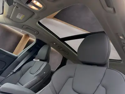 Volvo XC60 2.0 T6 TE Ultra Bright eAWD — Hybride rechargeable performant, 50 km seulement — Miniatur 11