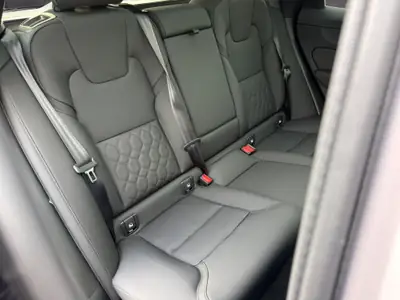 Volvo XC60 2.0 T6 TE Ultra Bright eAWD — Hybride rechargeable performant, 50 km seulement — Miniatur 17