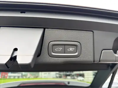Volvo XC60 2.0 T6 TE Ultra Bright eAWD — Hybride rechargeable performant, 50 km seulement — Miniatur 19