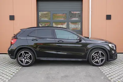 Mercedes-Benz GLA 250 AMG Line 4Matic — SUV compact dynamique, 4WD intégral, équipements premium — intérieur