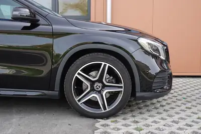 Mercedes-Benz GLA 250 AMG Line 4Matic — SUV compact dynamique, 4WD intégral, équipements premium — tableau de bord