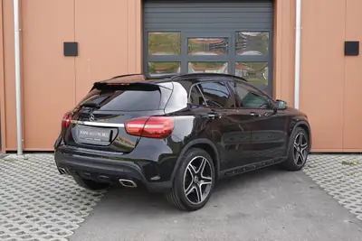 Mercedes-Benz GLA 250 AMG Line 4Matic — SUV compact dynamique, 4WD intégral, équipements premium — Miniature 8