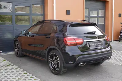 Mercedes-Benz GLA 250 AMG Line 4Matic — SUV compact dynamique, 4WD intégral, équipements premium — Miniature 10