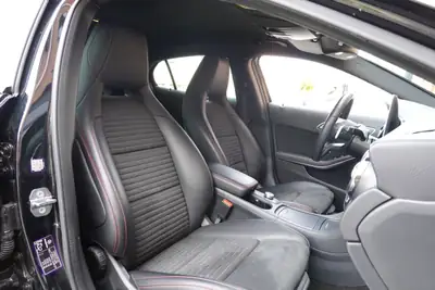 Mercedes-Benz GLA 250 AMG Line 4Matic — SUV compact dynamique, 4WD intégral, équipements premium — Miniature 21