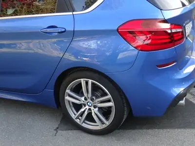 BMW 220 Active Tourer xDrive — Monospace premium diesel, équipement M Sport complet — interior