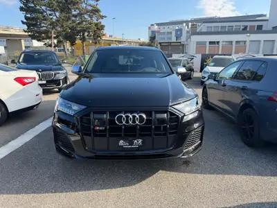 Audi SQ7 TFSI Quattro — SUV performance 650 ch, full black, 56'000 km seulement — vista esterna
