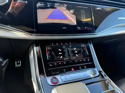 Audi SQ7 TFSI Quattro — SUV performance 650 ch, full black, 56'000 km seulement — Miniatura 15