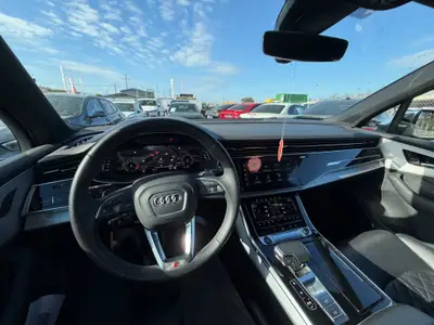 Audi SQ7 TFSI Quattro — SUV performance 650 ch, full black, 56'000 km seulement — Miniatura 13