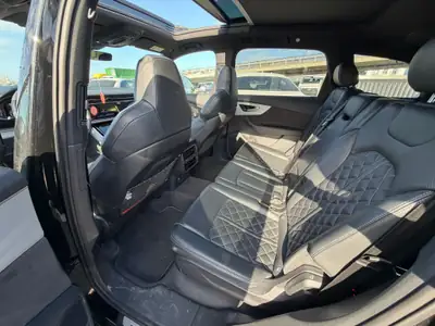 Audi SQ7 TFSI Quattro — SUV performance 650 ch, full black, 56'000 km seulement — Miniatura 17