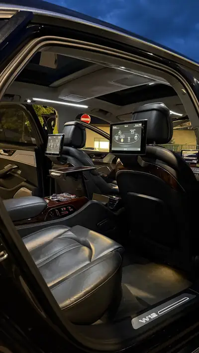 Audi A8 L 6.3 FSI W12 — Berline de prestige, 500 ch et transmission tiptronic — Miniature 13