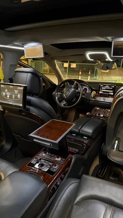 Audi A8 L 6.3 FSI W12 — Berline de prestige, 500 ch et transmission tiptronic — Miniature 15