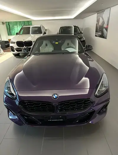 BMW Z4 M40i Steptronic — Cabriolet sportif 340 ch, teinte violette exclusive — intérieur