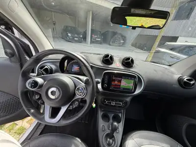 Smart Fortwo Prime Twinmatic — Cabriolet compact, moteur économe et design iconique — intérieur