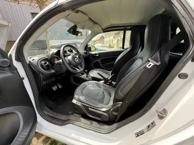 Smart Fortwo Prime Twinmatic — Cabriolet compact, moteur économe et design iconique — tableau de bord