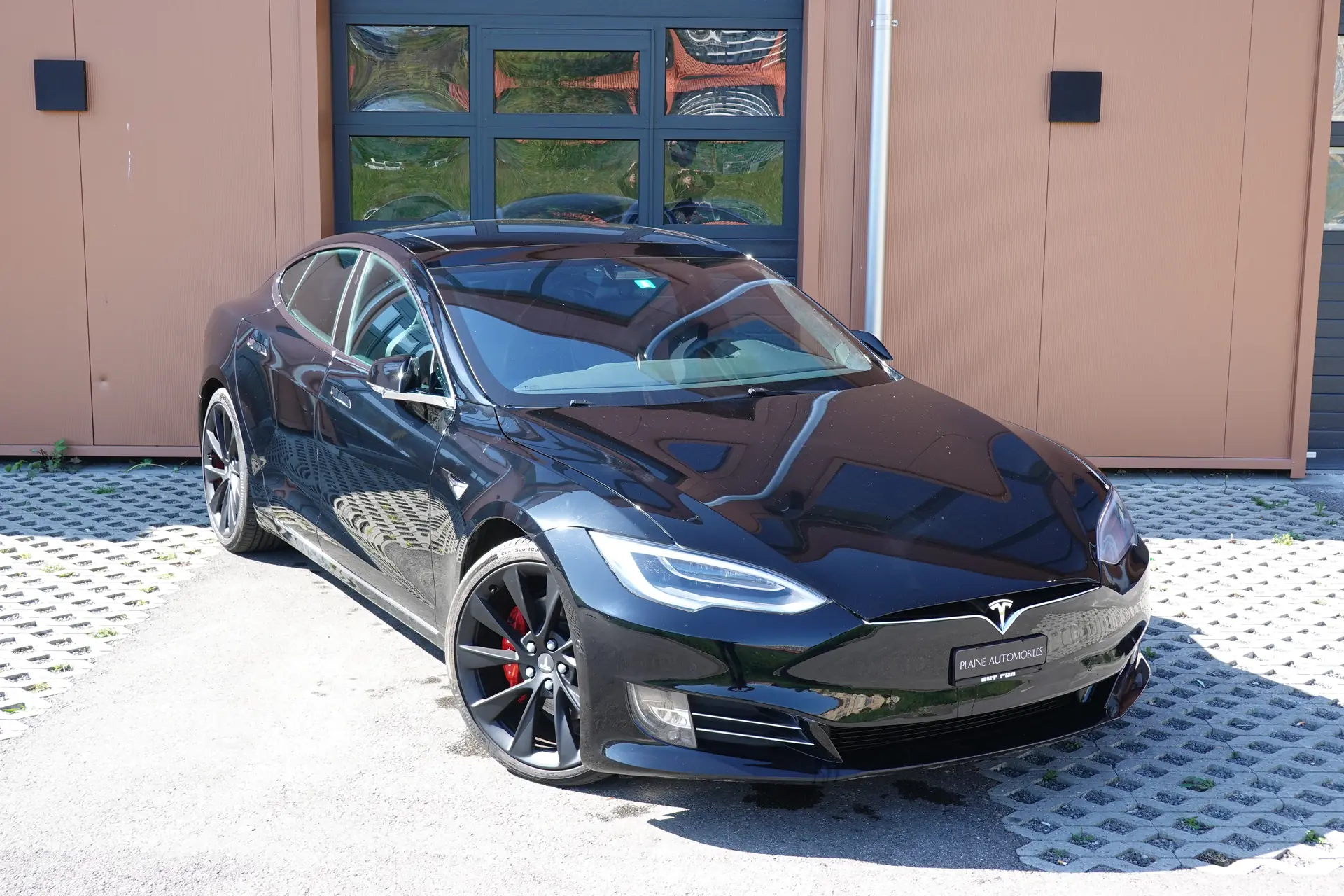 Tesla Model S 100D Performance — 772 ch, Autopilot et toit panoramique