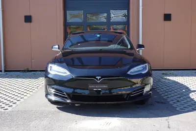 Tesla Model S 100D Performance — 772 ch, Autopilot et toit panoramique — côté