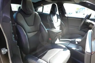 Tesla Model S 100D Performance — 772 ch, Autopilot et toit panoramique — Miniature 24