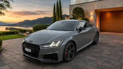 Audi TT Coupé TTS Quattro S-tronic — 320 ch, Design iconic et traction intégrale — exterior view