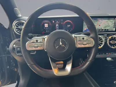 Mercedes-Benz Classe A 220 AMG Line 4MATIC — Compacte premium, 190 ch et traction intégrale — Miniature 12