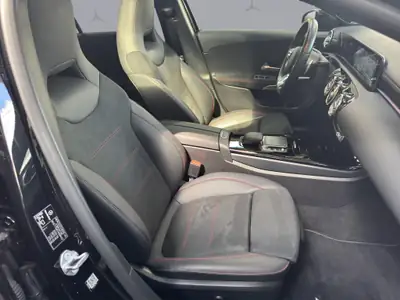 Mercedes-Benz Classe A 220 AMG Line 4MATIC — Compacte premium, 190 ch et traction intégrale — Miniature 16