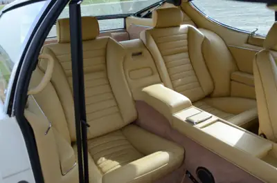 Lamborghini Espada 400 GT 1972 — Légendaire coupé GT italien, historique exceptionnel — tableau de bord