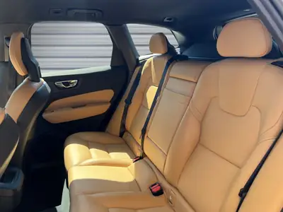 Volvo XC60 D4 AWD Inscription — SUV premium diesel, 80'000 km, état impeccable — Miniature 13