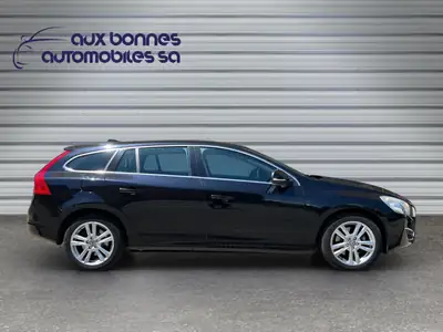Volvo V60 D5 AWD Summum — Break premium diesel, traction intégrale, entretien impeccable — détail